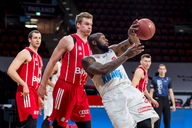 争夺主场首 争夺主场首