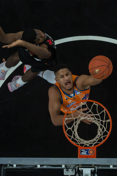 牵制的角色 牵制的角色