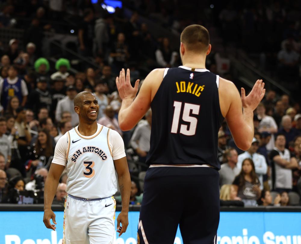 紧随其后的 紧随其后的