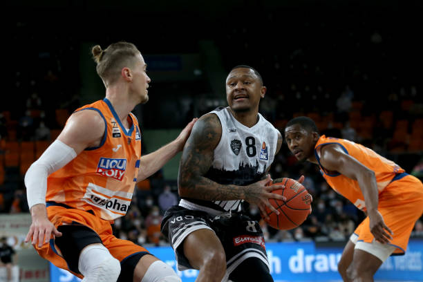 让他立于联 让他立于联